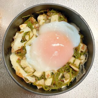 簡単ミニどんぶり◎ちくわメカブ丼